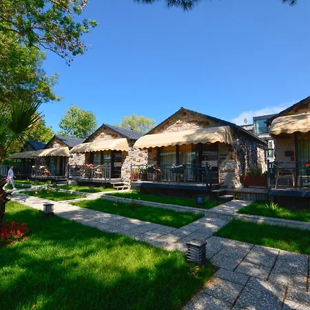 Casa Rosa Hotel *