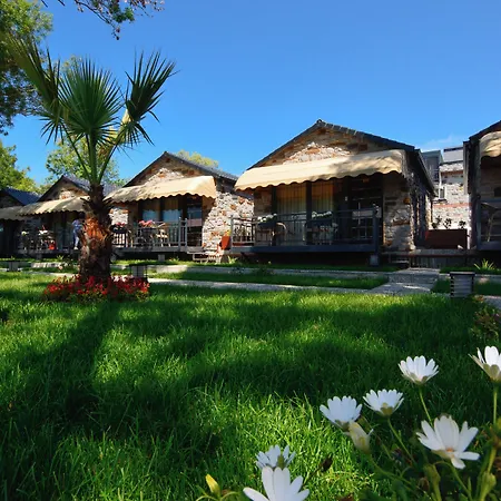 Casa Rosa Hotel *